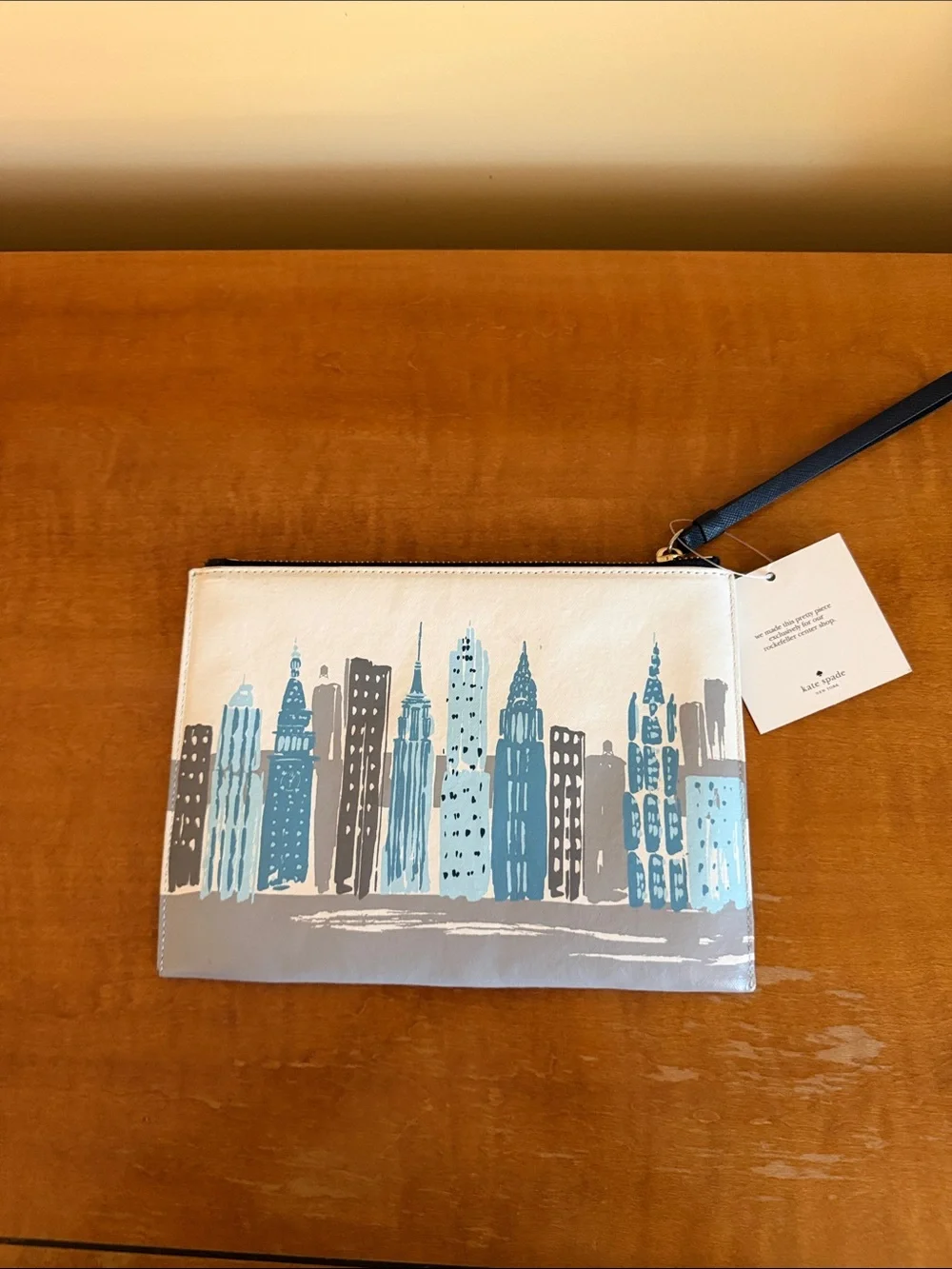 NWT kate spade Blue, White & Gray NYC City Skyline Wristlet